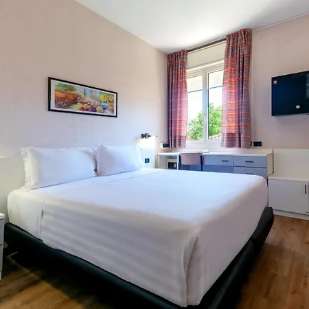 Falco D'oro By Falco D'oro 토얼