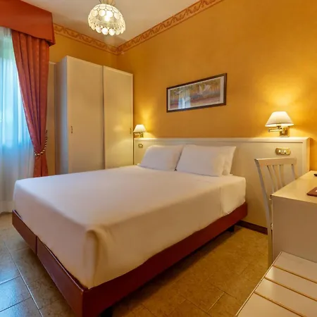 Hotel Falco D'oro Tole