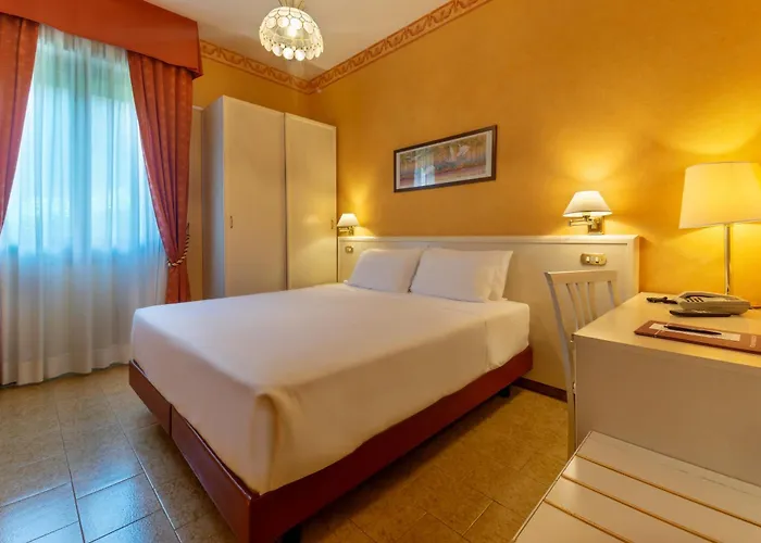 Hotel Falco D'oro By Falco D'oro Tole